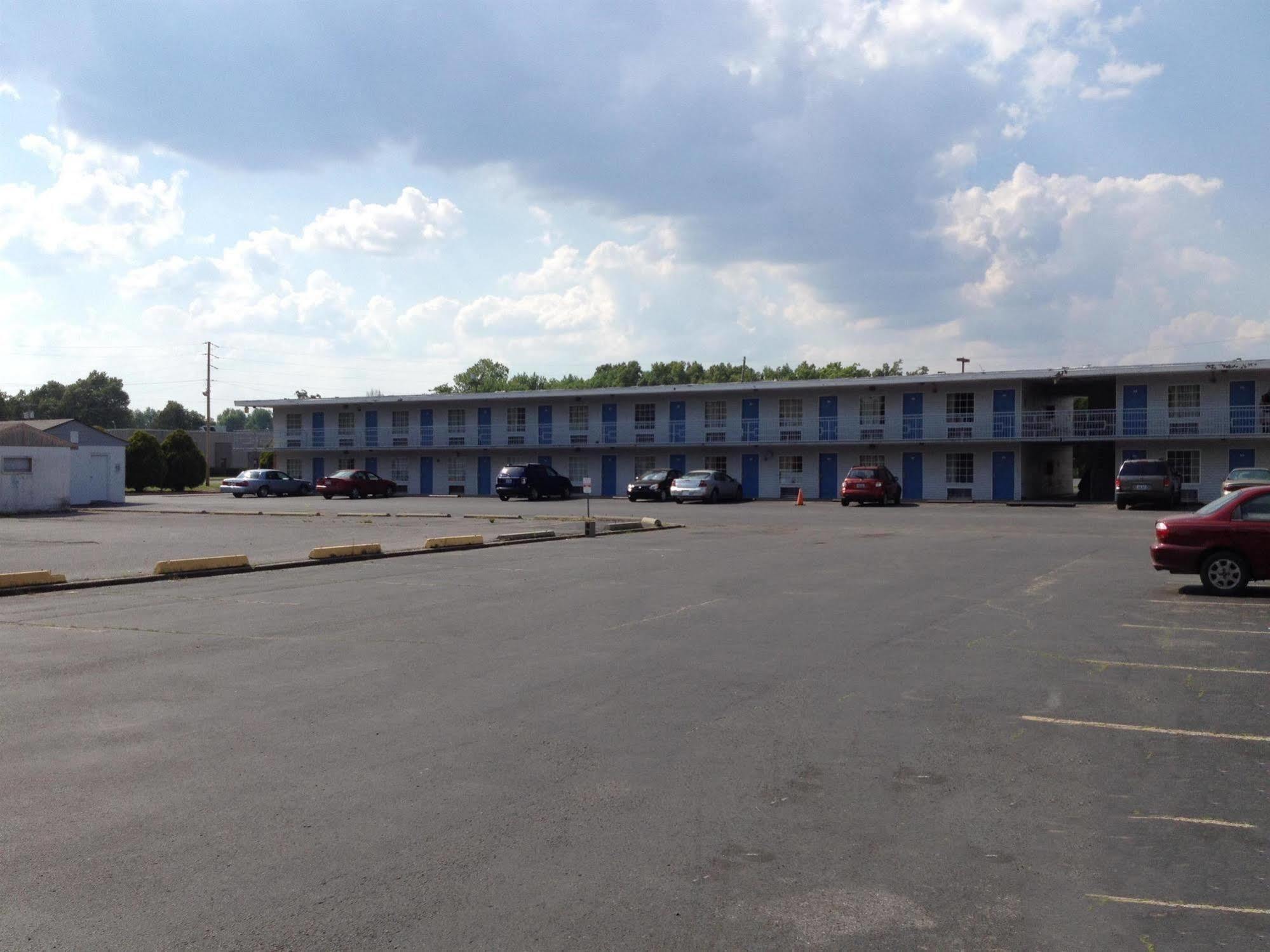 Country Hearth Inn And Suites Paducah Exterior photo